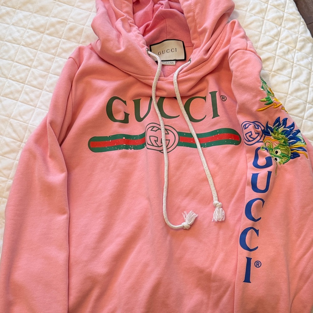 Gucci Pink Sweatshirt with Logo and Floral Design